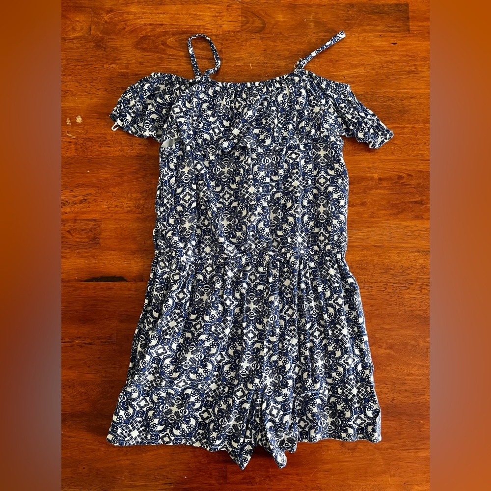 ‘IZ Byer’ blue and white patterned romper.